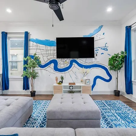 Luxe 3Br Huge Backyard & Balcony, Walk To Dome Villa